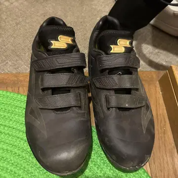 SKECHERS 블랙 스파이크