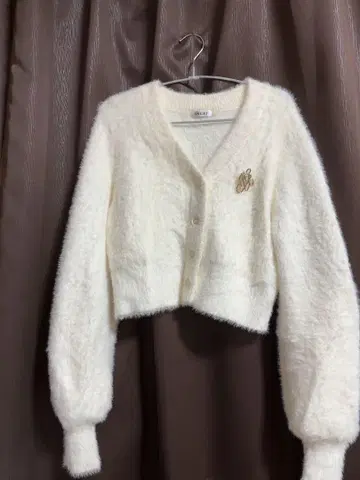 INGNI 아이보리 복슬복슬 가디건