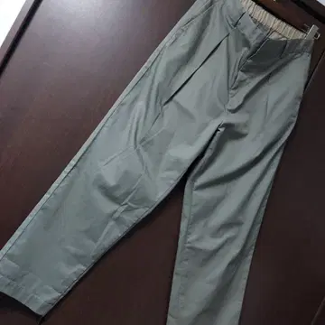[새상품급] UNITED ARROWS GLR 와이드 테이퍼드 턱 팬츠