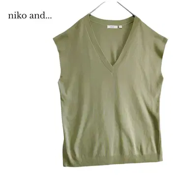 [ niko and / 니코앤드 ] 니트 베스트 V넥 사이드 슬릿