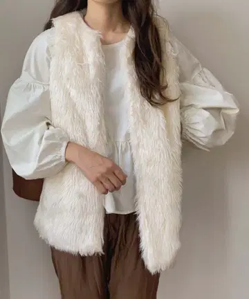 LAUIR 퍼 베스트