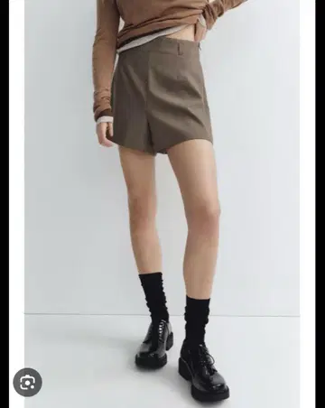 ZARA 브라운 하이웨스트 숏팬츠 벨트 고리 포함