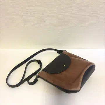 양동이형 숄더백 송치풍