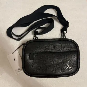 JORDAN BRAND 모노그램 카메라 백 블랙
