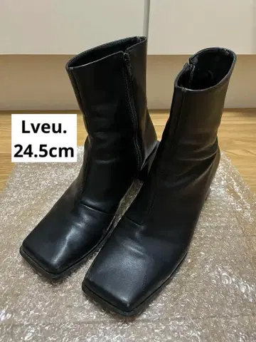 Lveu. 러브유 스퀘어토 숏부츠 블랙 24.5