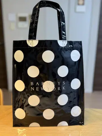 BARNEYS NEW YORK 도트 토트백