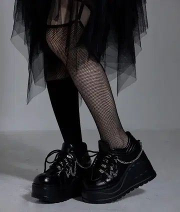 Diable baiser 통굽 레이스업 체인 신발