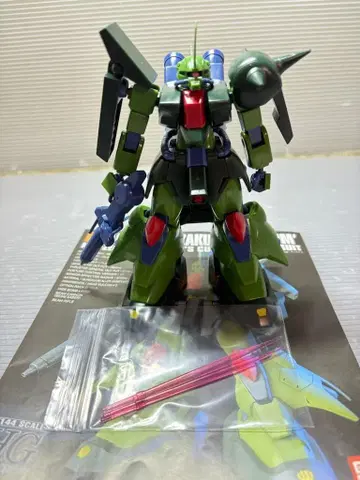 HGUC 기동전사 건담 ZZ 1/144 AMX-001 자쿠 III 완성품