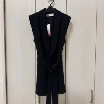 [ 새상품 ] ZARA 자라 블랙 슬리브리스 롱 베스트 허리 벨트 포함