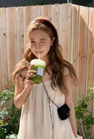 더 바넷 트위드 체인 미니백