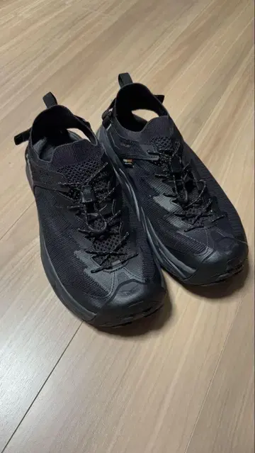 HOKA HOPARA2 US9 27.0cm