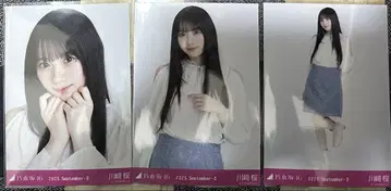 노기자카46 카와사키 사쿠라 [어깨 트임 상의] 컴프