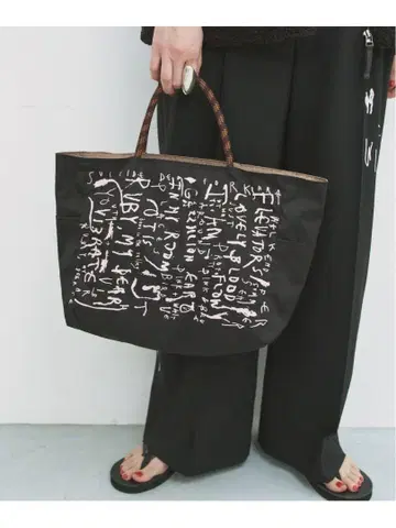 NOMADIS*LEVI PATA*FRAMeWORK 별주 토트백 블랙