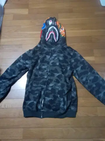 카모 패턴 후드 부착 샤크 후드티