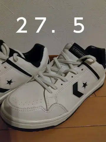 CONVERSE 화이트 블랙 스니커즈