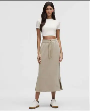 룰루레몬 Softstreme 스커트 사이즈 4 베이지