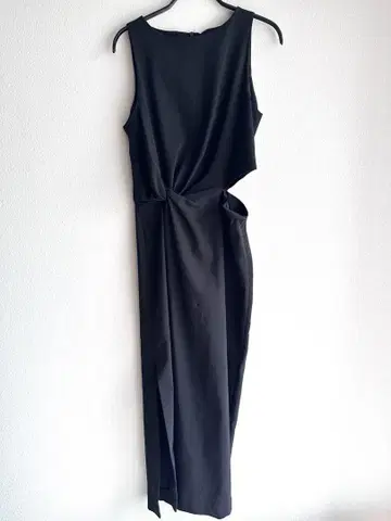 ZARA 슬릿 원피스 블랙 슬리브리스 M 상당