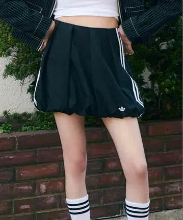 adidas 블랙 벌룬 스커트