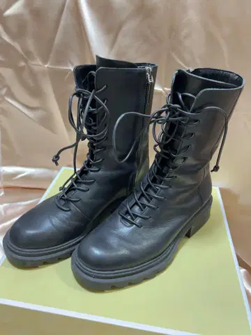 자라 ZARA 레이스업 부츠 블랙 24cm