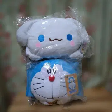 도라에몽, 시나모롤, 폼폼푸딩 월포켓 2개.