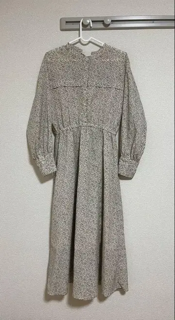꽃무늬 긴팔 원피스