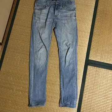 슬림핏 데님 팬츠 옅은 파랑