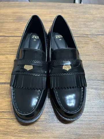완판템 ZARA 코인 로퍼 블랙 23cm