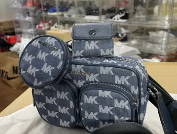 미개봉 새상품! MICHAEL KORS 데님 패턴 숄더백