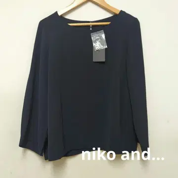 니코앤드 블라우스 M 택 포함 미사용