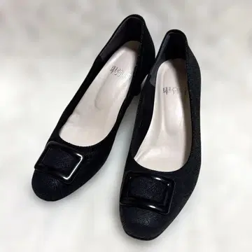 히미코 펌프스 22.5 블랙 버클 블랙 082544