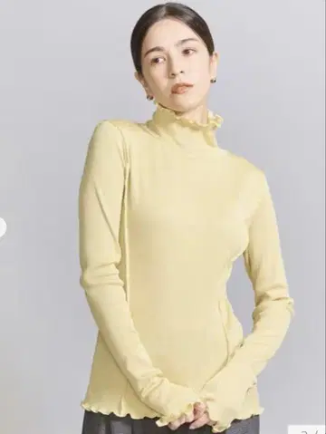 멜로 스티치 터틀넥 티셔츠