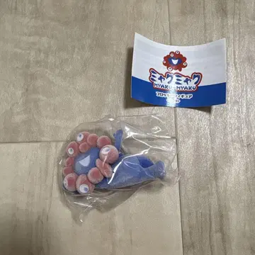 미야쿠미야쿠 플로키 피규어