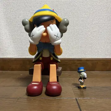 카우스 KAWS 피노키오 & 지미니 크리켓 피규어