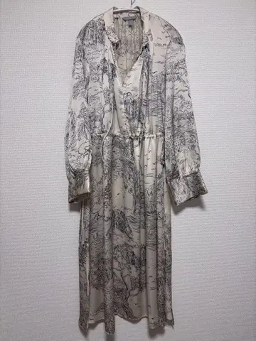 H&M 풍경 프린트 긴팔 원피스