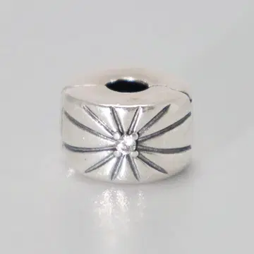 PANDORA 참 Sparkling Sunburst Clip