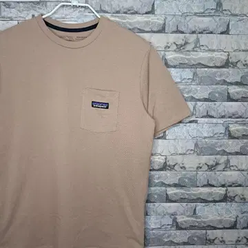 [ 새상품급! ] 파타고니아 베이지 T셔츠 가슴 포켓 부착