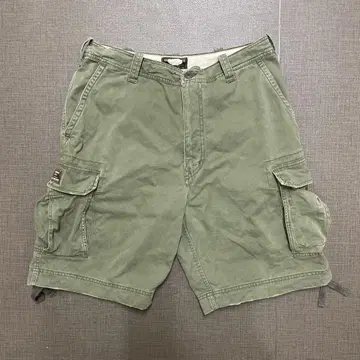 Abercrombie & Fitch 카고 숏팬츠