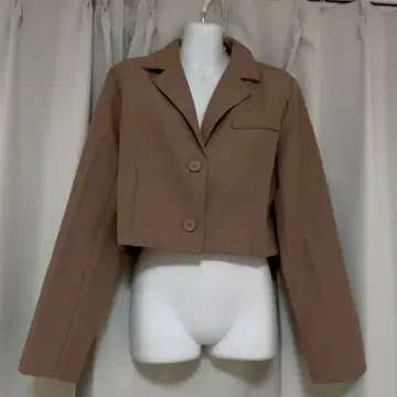 베이지 크롭 테일러드 자켓