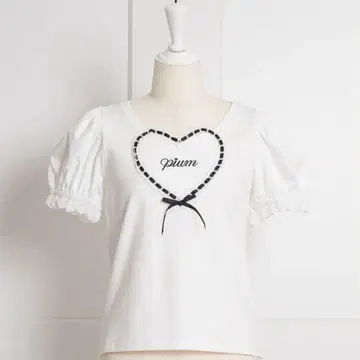 pium 피 하트 레이스 퍼프 슬리브 T셔츠 화이트 x 블랙