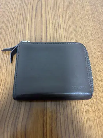 카르쿠르 L 지퍼 지갑