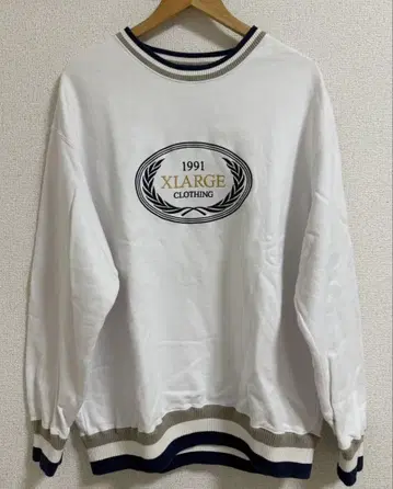 XLARGE 1991 자수 로고 맨투맨 화이트