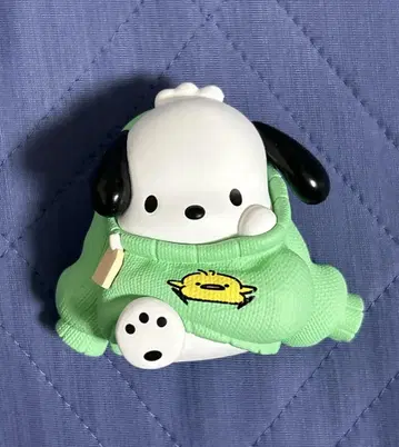 옷 갈아입는 중 산리오