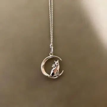 고양이와 초승달 모티브 다이아몬드 K10