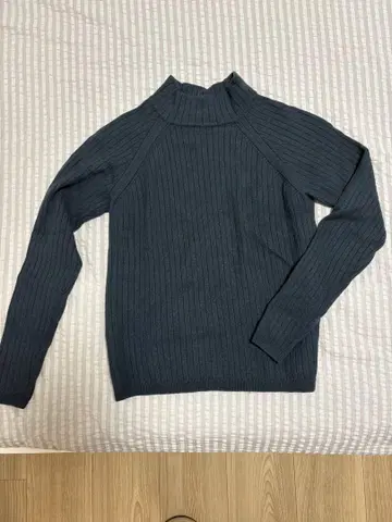 UNITED ARROWS 다크 그린 하이넥 스웨터