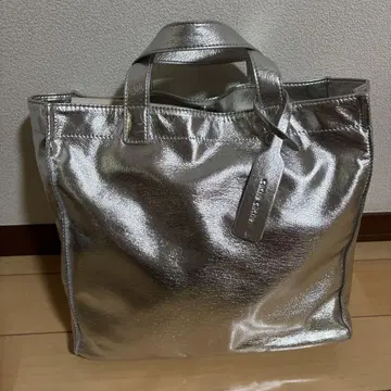 카슈카슈 메탈릭 실버 토트백