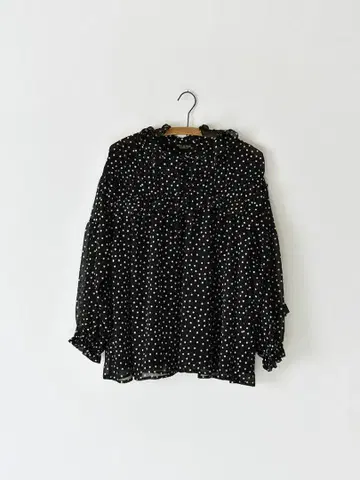 22AW 허그아워 도트pt 양류 프릴 블라우스