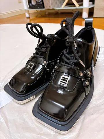 블랙 통굽 로퍼