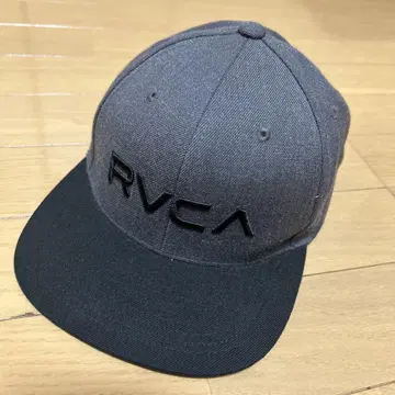 RVCA 그레이 블랙 스냅백 캡