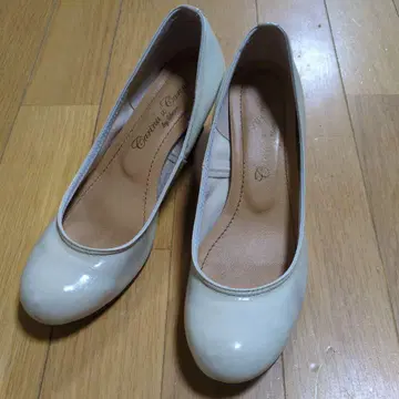 아이보리 웨지힐 펌프스