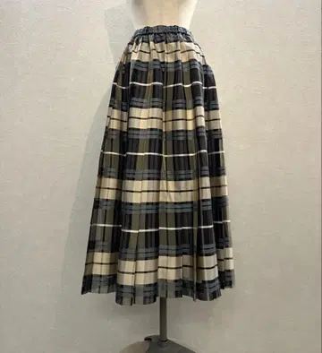ebure 97,900엔 22S/S 시어 체크 오간자 플리츠 스커트